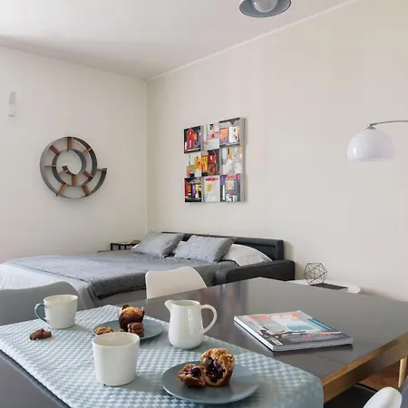 Altido Superb Flat With Office Near Dateo Station Milan